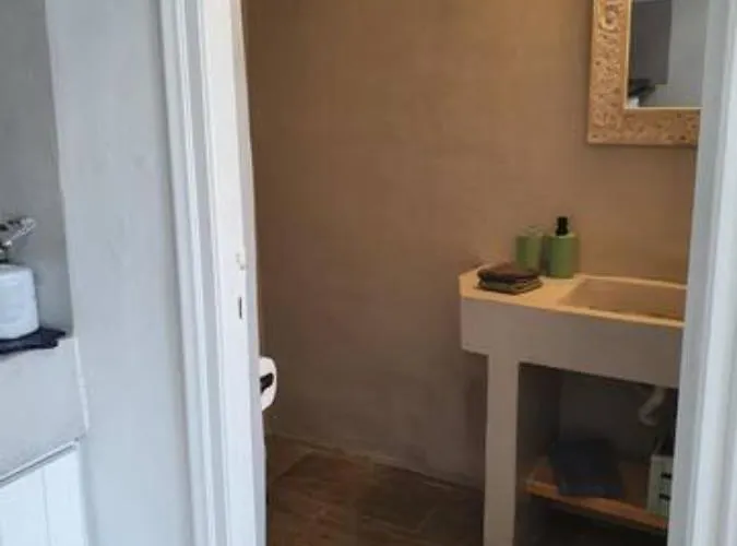 Merope Seaside House *